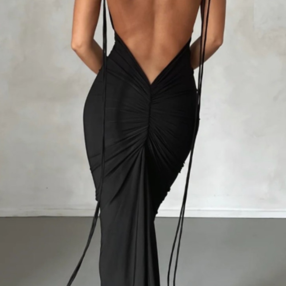 Jaus- Zahara Gown Black
